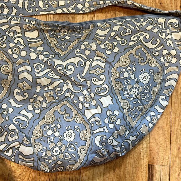 Big zip tote great for the beach - Picture 7 of 11